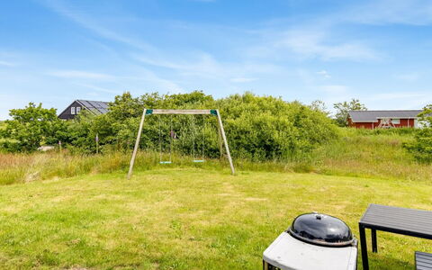 Svenny - 800M from the Sea: Roof, House, Residential Area, Home, Estate, Cottage, Design