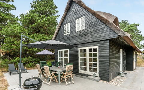 Risto - 2.3Km from the Sea: House, Roof, Home, Cottage, Shed, Garden Buildings, Siding, Yard, Log Cabin, Hut
