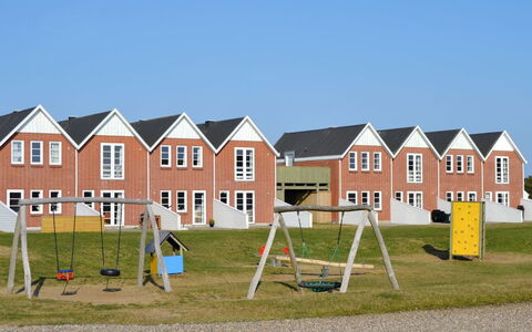 Rauha - 2.3Km from the Sea: Residential Area, Roof, Suburb, Driveway, Estate, Chimney