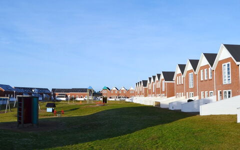 Rauha - 2.3Km from the Sea: Residential Area, Roof, Suburb, Driveway, Estate, Chimney