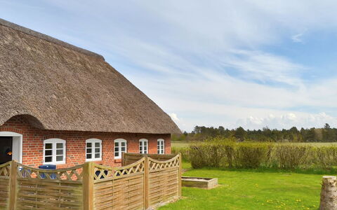 Naili - 3.1Km from the Sea: Cottage, Roof, Fence, Rural Area, Thatching, Home Fencing, Farmhouse, Picket Fence, Farm