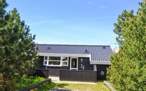 Börge - 3.9Km from the Sea: Furniture, Interior Design, Chair, Flooring, Table, Resort, Floor, Ceiling, Room, Eco Hotel
