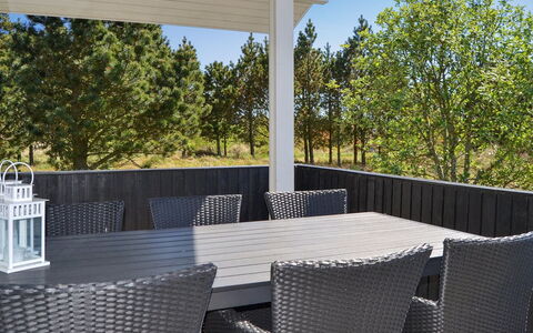 Börge - 3.9Km from the Sea: Furniture, Interior Design, Chair, Flooring, Table, Resort, Floor, Ceiling, Room, Eco Hotel