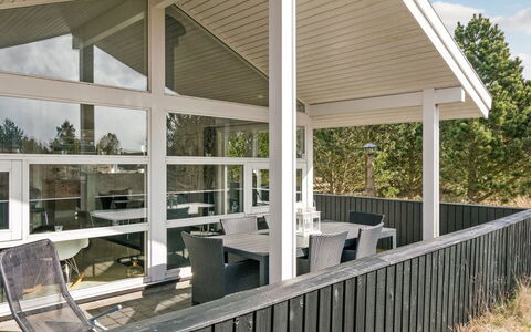 Börge - 3.9Km from the Sea: Furniture, Interior Design, Chair, Flooring, Table, Resort, Floor, Ceiling, Room, Eco Hotel
