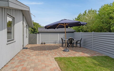 Elise - 800M from the Sea: Building, House, Window, Home, Roof, Residential Area, Shrub, Cottage, Land Lot