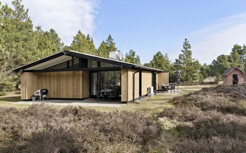 Nila - 750M from the Sea: Cottage, Shed, Garden Buildings, Log Cabin, Hut, Farmhouse, Shack, Barn