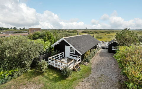 Kylli - 600M from the Sea: Cottage, Home, House, Roof, Porch, Estate, Siding, Garden Buildings, Farmhouse, Yard