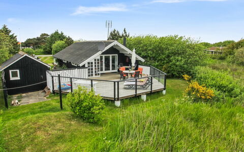 Kylli - 600M from the Sea: Cottage, Home, House, Roof, Porch, Estate, Siding, Garden Buildings, Farmhouse, Yard