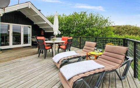 Kylli - 600M from the Sea: Cottage, Home, House, Roof, Porch, Estate, Siding, Garden Buildings, Farmhouse, Yard