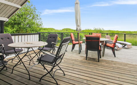 Kylli - 600M from the Sea: Cottage, Home, House, Roof, Porch, Estate, Siding, Garden Buildings, Farmhouse, Yard