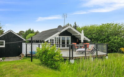 Kylli - 600M from the Sea