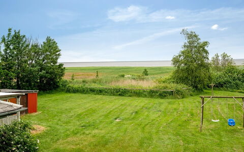 Jalmari - 3.5Km from the Sea: Shrub, Urban Design, Groundcover, Brick, Apartment, Estate, Brickwork, Balcony, Landscaping
