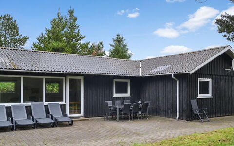 Arnold - 3.3Km from the Sea: Cottage, Shed, Hut, Farmhouse, Prairie, Shack, Barn, Log Cabin, Garden Buildings