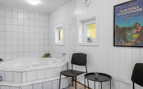 Arnold - 3.3Km from the Sea: Cottage, Shed, Hut, Farmhouse, Prairie, Shack, Barn, Log Cabin, Garden Buildings