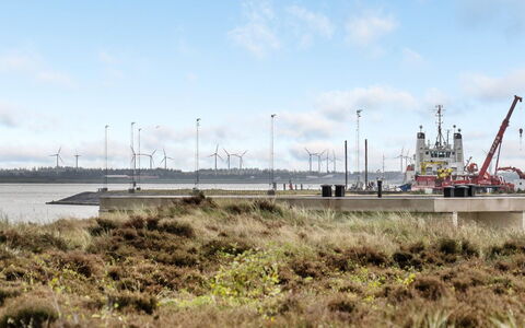 Toralf - 3.5Km from the Sea: Water, Machine, Public Utility, Channel, Coast