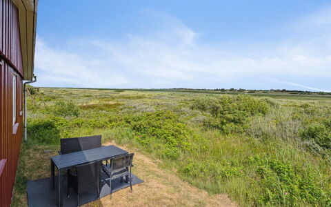 Fiona - 800M from the Sea: Cottage, Shed, Hut, Farmhouse, Prairie, Shack, Barn, Log Cabin, Garden Buildings