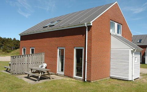 Nilaus - 2.3Km from the Sea: Roof, Home, House, Cottage, Siding, Land Lot, Door, Yard, Lawn, Farmhouse