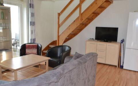 Nilaus - 2.3Km from the Sea: Flooring, Floor, Wood, Furniture, Interior Design, Wood Flooring, Room, Hardwood, Apartment, Living Room