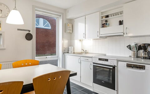Edly - 2.3Km from the Sea: Kitchen, Kitchen Appliance, Major Appliance, Flooring, Ceiling, Interior Design, Countertop, Apartment, Floor, Kitchen Stove