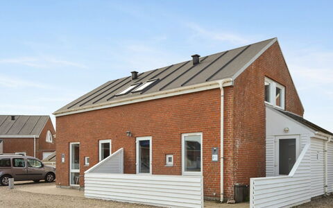 Terje - 2.3Km from the Sea: Building, House, Window, Home, Roof, Residential Area, Shrub, Cottage, Land Lot