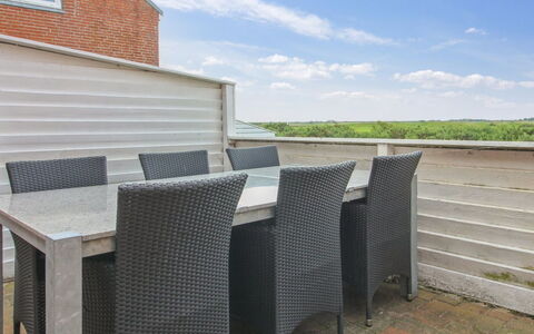 Terje - 2.3Km from the Sea: Building, House, Window, Home, Roof, Residential Area, Shrub, Cottage, Land Lot