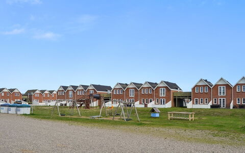 Terje - 2.3Km from the Sea: Building, House, Window, Home, Roof, Residential Area, Shrub, Cottage, Land Lot