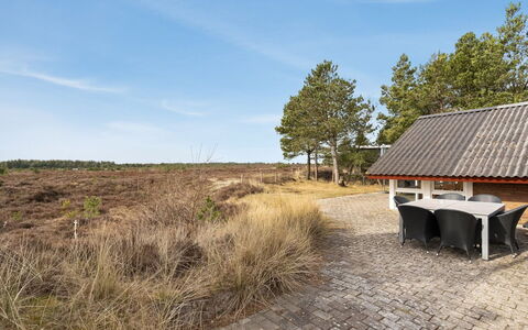 Alfwin - 3Km from the Sea: Building, House, Window, Home, Roof, Residential Area, Shrub, Cottage, Land Lot