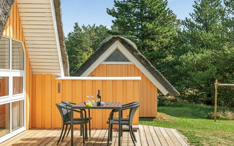 Wale - 3.3Km from the Sea: Roof, House, Land Lot, Home, Cottage, Estate, Garden Buildings, Shade, Log Cabin, Landscaping