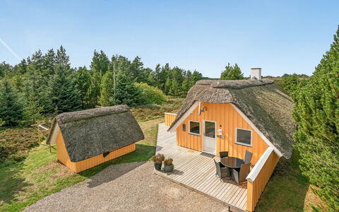 Wale - 3.3Km from the Sea: Roof, House, Land Lot, Home, Cottage, Estate, Garden Buildings, Shade, Log Cabin, Landscaping