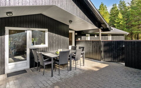 Jul - 900M from the Sea: Cottage, Garden, Siding, Garden Buildings, Shade, Yard, Backyard, Lawn, Farmhouse, Landscaping