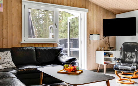 Jul - 900M from the Sea: Wood, Furniture, Interior Design, Living Room, Couch, Flooring, Room, Floor, Home, Ceiling