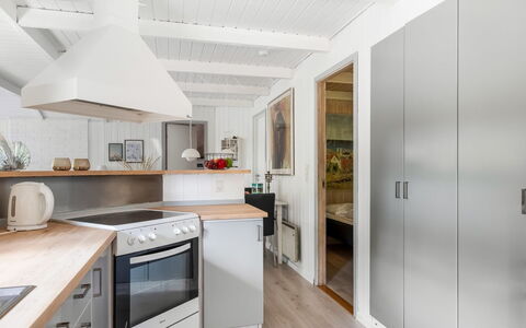 Lin - 2.9Km from the Sea: Kitchen, Countertop, Kitchen Appliance, Furniture, Interior Design, Flooring, Cabinetry, Major Appliance, Wood, Floor