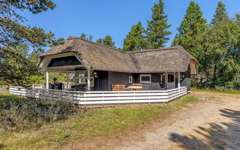 Lin - 2.9Km from the Sea: Wood, Roof, Cottage, House, Home, Rural Area, Porch, Shade, Estate, Farmhouse