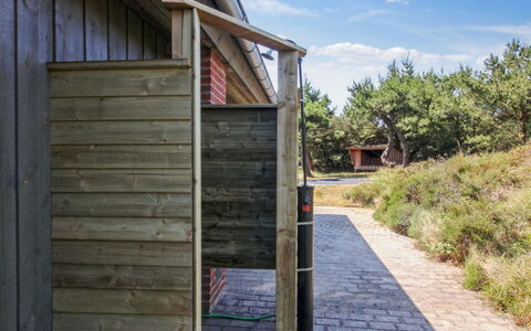 Erlinda - 3.1Km from the Sea: Plant Community, Sunlight, Herbaceous Plant, Garden, Plantation, Agriculture, Farm