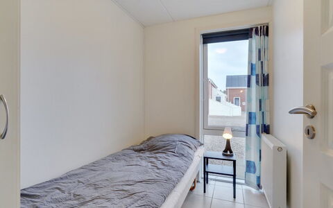 Paula - 2.3Km from the Sea: Wall, Wood, Floor, Flooring, Apartment, Room, Bedroom, Wood Stain, Daylighting, Bed