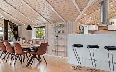 Sakulfuer - 2.5Km from the Sea: Cottage, Roof, Home, Slope, Hut, Siding