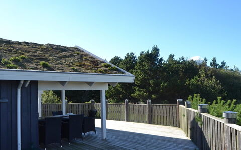 Sakulfuer - 2.5Km from the Sea: Building, House, Window, Home, Roof, Residential Area, Shrub, Cottage, Land Lot