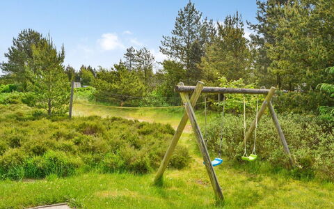 Gunlög - 3.1Km from the Sea: Grass, Green, Vegetation, Shrub, Grassland, Land Lot, Meadow, Pasture, Garden