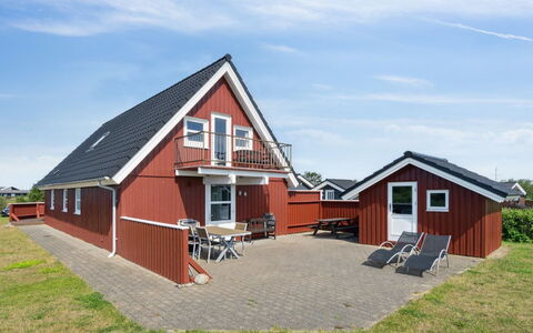 Andor - 500M from the Sea: Grass, House, Roof, Cottage, Home, Shrub, Farmhouse, Land Lot, Rural Area