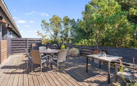 Gro - 1.6Km from the Sea: Balcony
