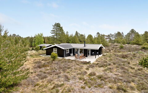 Fredrikka - 3.9Km from the Sea: Cottage, Shed, Hut, Farmhouse, Prairie, Shack, Barn, Log Cabin, Garden Buildings