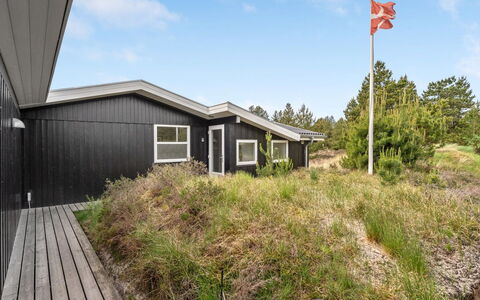 Fredrikka - 3.9Km from the Sea: Cottage, Shed, Hut, Farmhouse, Prairie, Shack, Barn, Log Cabin, Garden Buildings