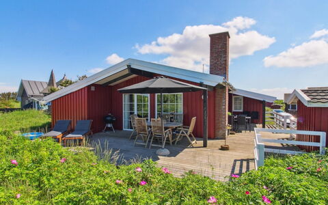Kalf - 400M from the Sea: Grass, House, Roof, Home, Cottage, Shrub, Land Lot, Rural Area, Farmhouse, Groundcover