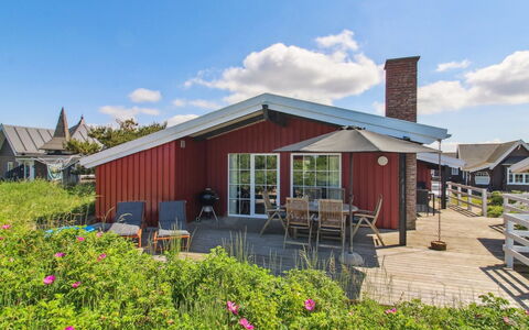 Kalf - 400M from the Sea: Grass, House, Roof, Home, Cottage, Shrub, Land Lot, Rural Area, Farmhouse, Groundcover