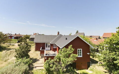 Ahnandia - 500M from the Sea: Grass, Building, House, Roof, Home, Residential Area, Cottage, Shrub, Architecture