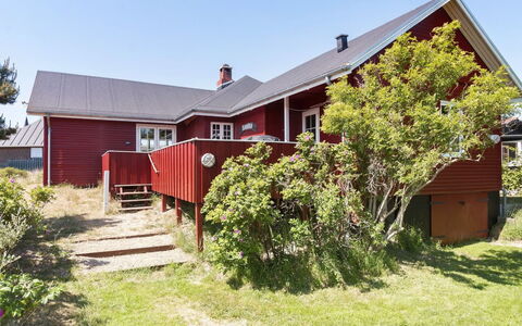 Ahnandia - 500M from the Sea: House, Roof, Home, Cottage, Shed, Garden Buildings, Siding, Yard, Log Cabin, Hut