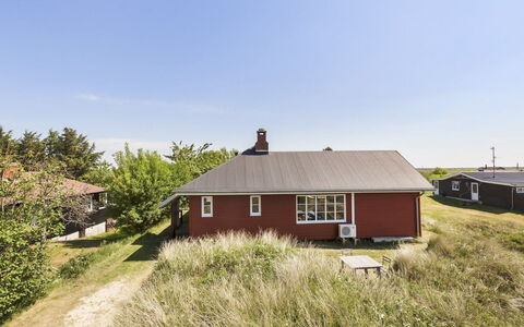 Ahnandia - 500M from the Sea: House, Roof, Home, Cottage, Shed, Garden Buildings, Siding, Yard, Log Cabin, Hut