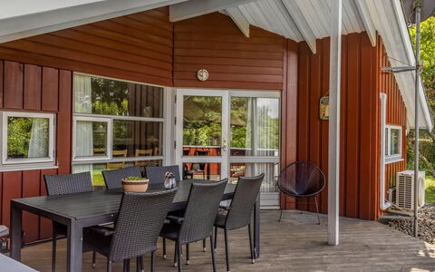 Vivan - 3.8Km from the Sea: Wood, Porch, Hardwood, Home, Wood Stain, Cottage, Ceiling, Shade, Door, Deck