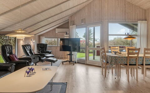 Vivan - 3.8Km from the Sea: Wood, Ceiling, Interior Design, Home, Cottage, Room, Wood Flooring, Living Room, Hardwood, Couch