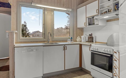 Vivan - 3.8Km from the Sea: Kitchen, Kitchen Appliance, Wood, Major Appliance, Countertop, Cabinetry, Interior Design, Flooring, Room, Home Appliance